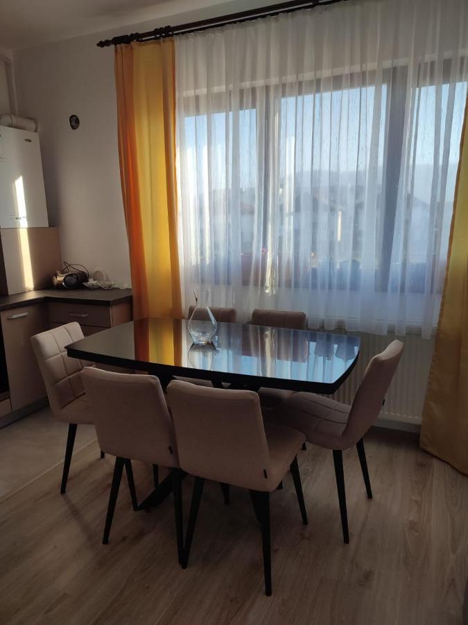 Апартаменти Marina'S House Ghimbav Екстер'єр фото
